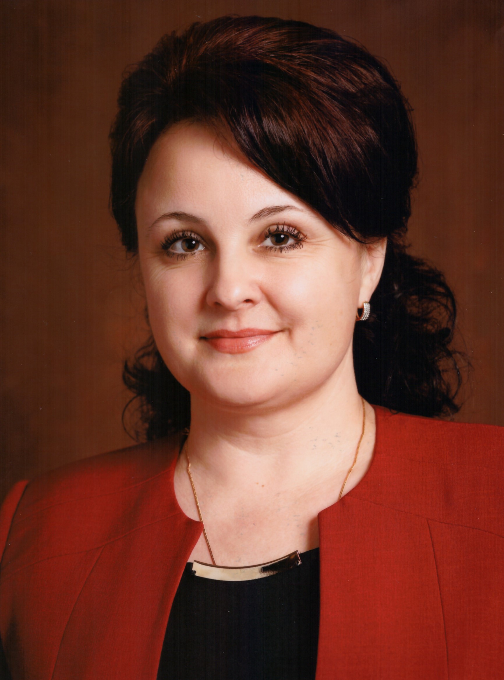 Попова Елена Ивановна.